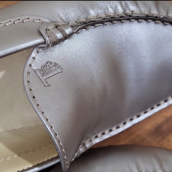 Vintage J.P. Tod's Leather Loafers/Driving Shoes in Metallic Silver - Picture 9 of 13